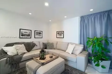 100 Lincoln Road Miami Beach FL 33139