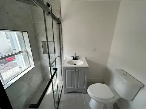 3529 NW 34th Street Miami FL 33142