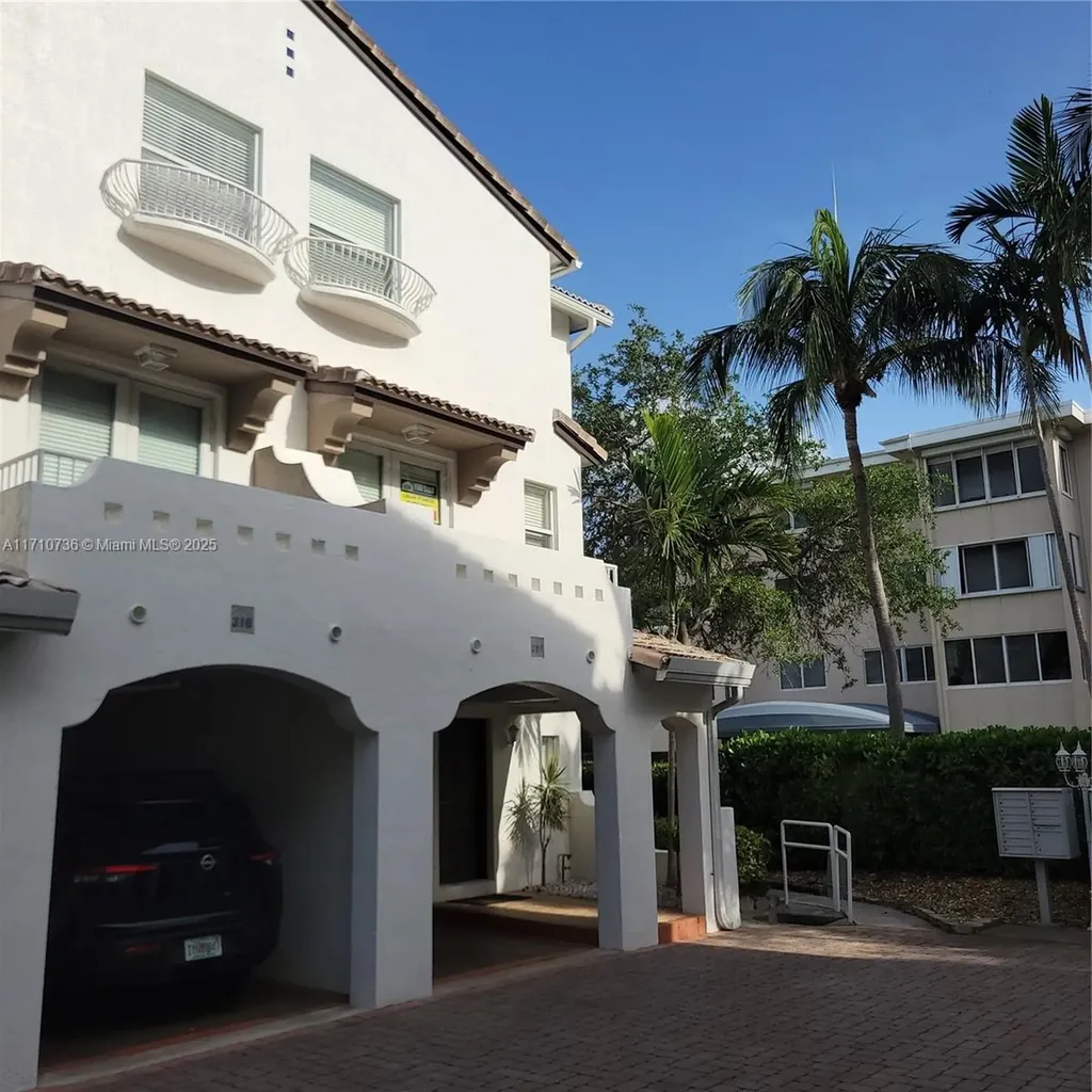 2005 Oceanwalk Terrace Pompano Beach FL 33062