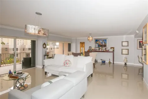 1800 NE 114th Street Miami FL 33181