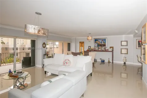 1800 NE 114th Street Miami FL 33181