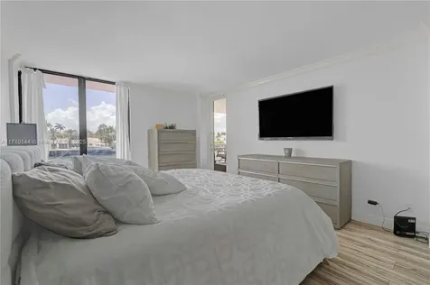 1600 S Ocean Drive Hollywood FL 33019