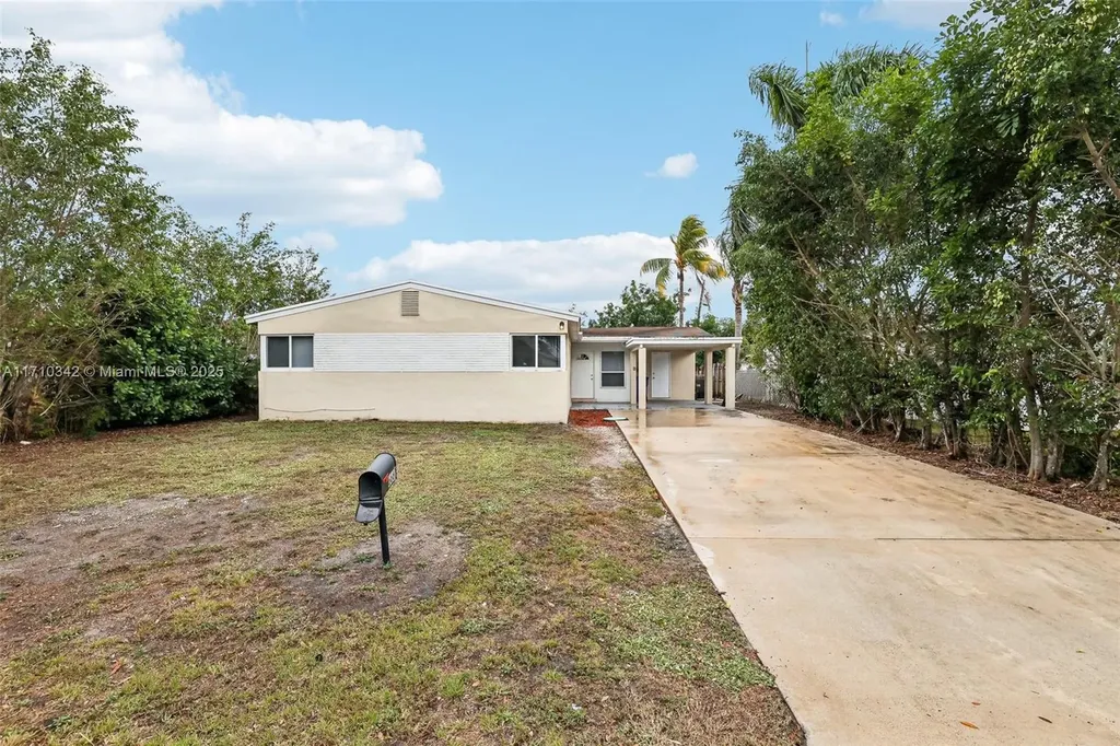 6660 Charleston Street Hollywood FL 33024