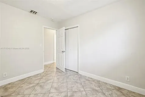 6660 Charleston Street Hollywood FL 33024