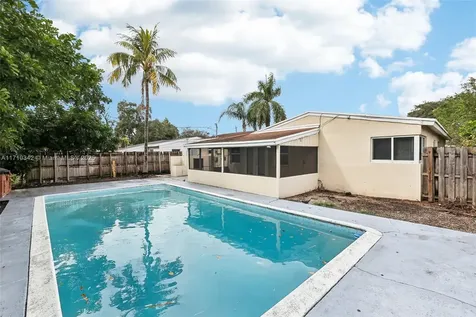 6660 Charleston Street Hollywood FL 33024