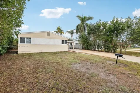 6660 Charleston Street Hollywood FL 33024