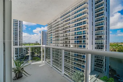 20515 E Country Club Drive Aventura FL 33180