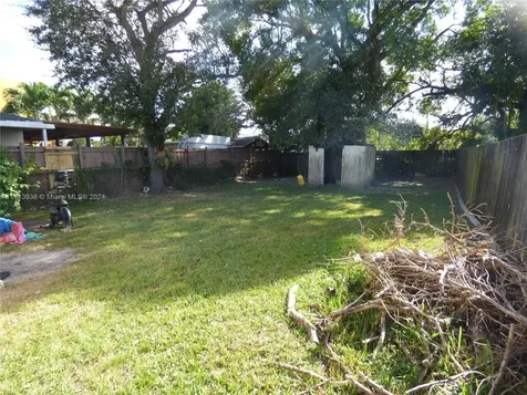2740 NW 50th Street Miami FL 33142