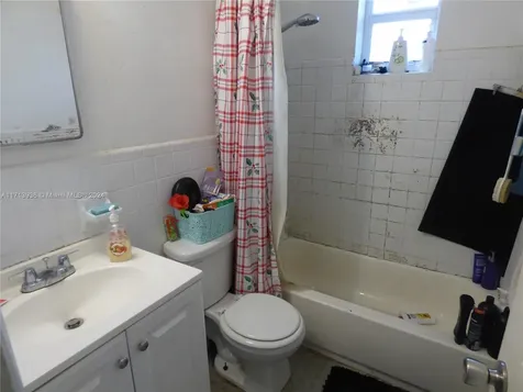 2740 NW 50th Street Miami FL 33142