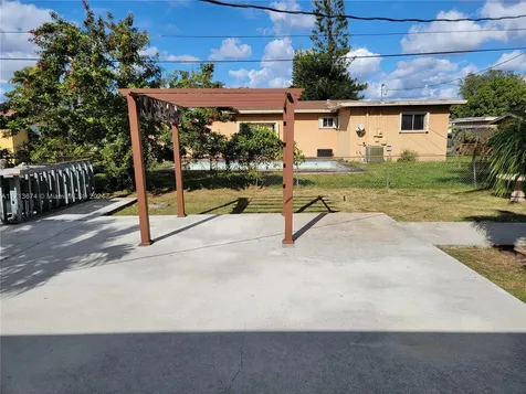 3935 NW 171st Terrace Miami Gardens FL 33055