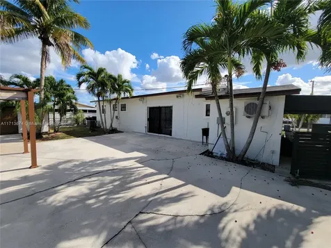 3935 NW 171st Terrace Miami Gardens FL 33055