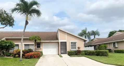 8089 Sweetbriar Way Boca Raton FL 33496
