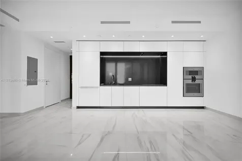 300 Biscayne Boulevard Way Miami FL 33131