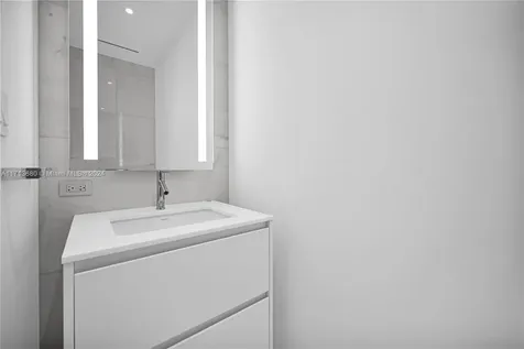 300 Biscayne Boulevard Way Miami FL 33131