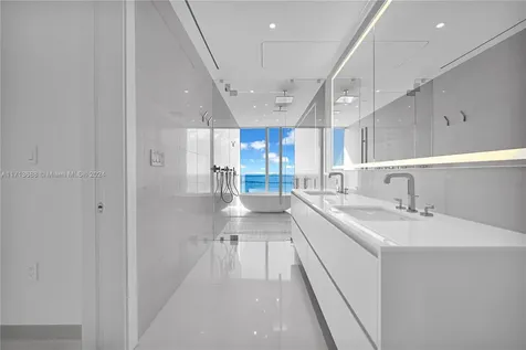 300 Biscayne Boulevard Way Miami FL 33131
