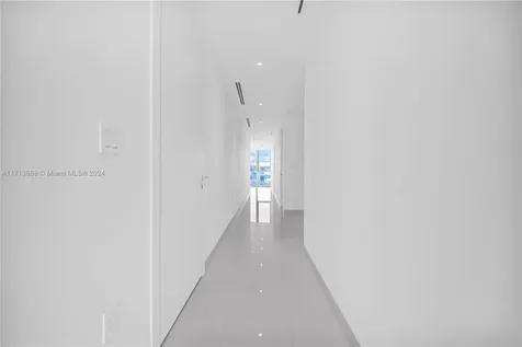 300 Biscayne Boulevard Way Miami FL 33131