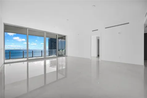 300 Biscayne Boulevard Way Miami FL 33131