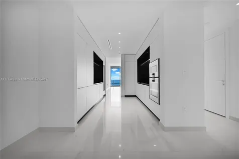 300 Biscayne Boulevard Way Miami FL 33131