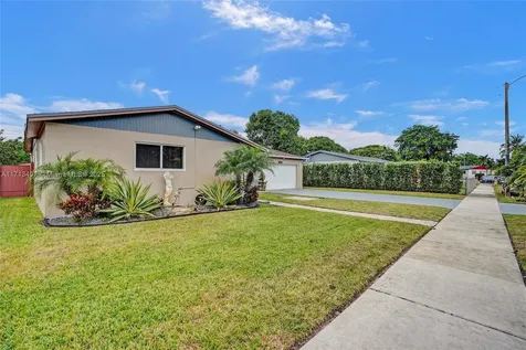 19610 NE 1st Place Miami FL 33179
