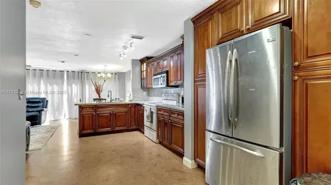 2868 NW 80th Avenue Sunrise FL 33322