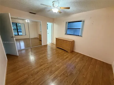 8441 NW 8th Street Pembroke Pines FL 33024