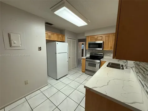 8441 NW 8th Street Pembroke Pines FL 33024