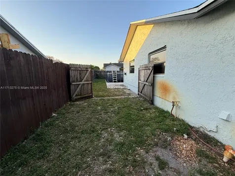 8441 NW 8th Street Pembroke Pines FL 33024