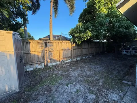 8441 NW 8th Street Pembroke Pines FL 33024
