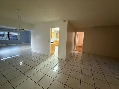 8441 NW 8th Street Pembroke Pines FL 33024