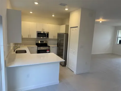 2876 SE 25 Avenue Homestead FL 33035