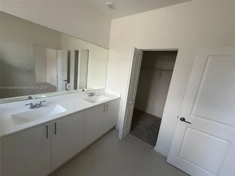 2876 SE 25 Avenue Homestead FL 33035