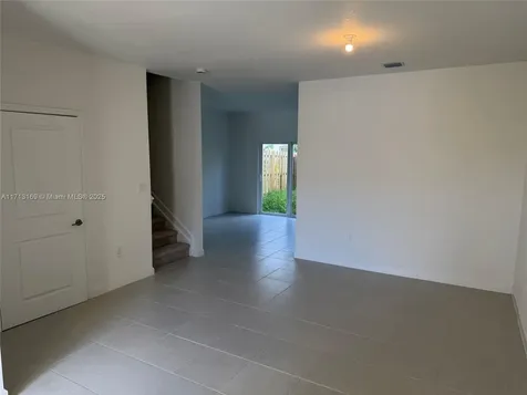2876 SE 25 Avenue Homestead FL 33035