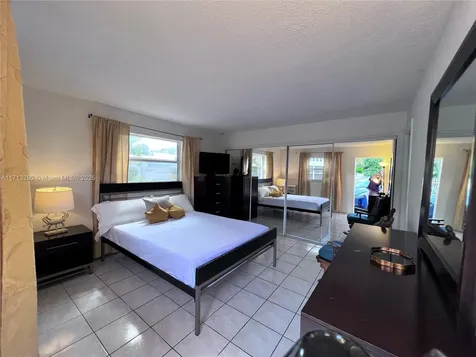 160 NE 8th Avenue Hallandale Beach FL 33009