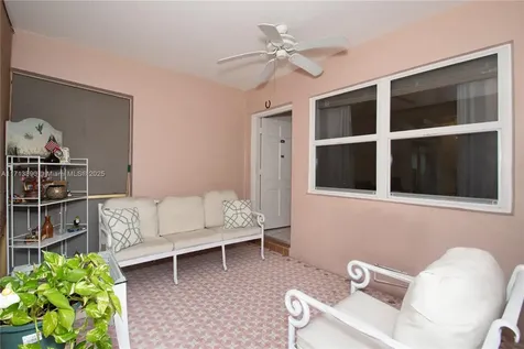 160 NE 8th Avenue Hallandale Beach FL 33009