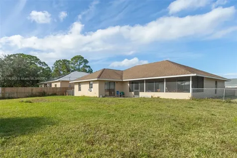 1800 Rawdon Street NW Palm Bay FL 32907