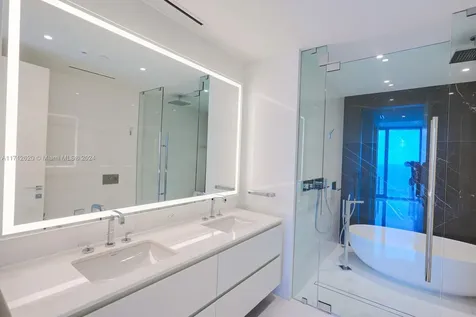 300 Biscayne Boulevard Way Miami FL 33131