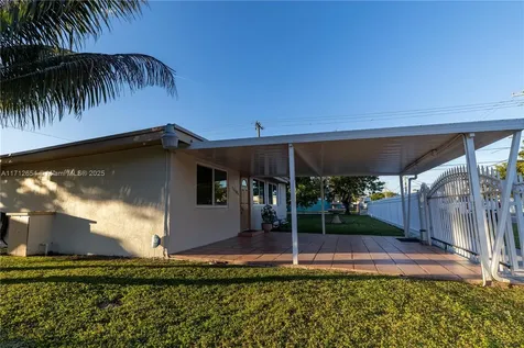 11704 NW 11th Avenue Miami FL 33168