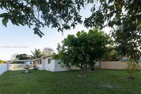 11704 NW 11th Avenue Miami FL 33168