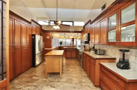 2155 NE 171st Street North Miami Beach FL 33162