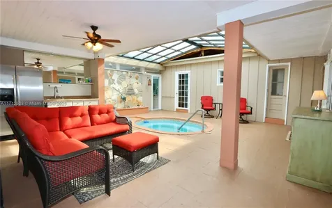 2155 NE 171st Street North Miami Beach FL 33162