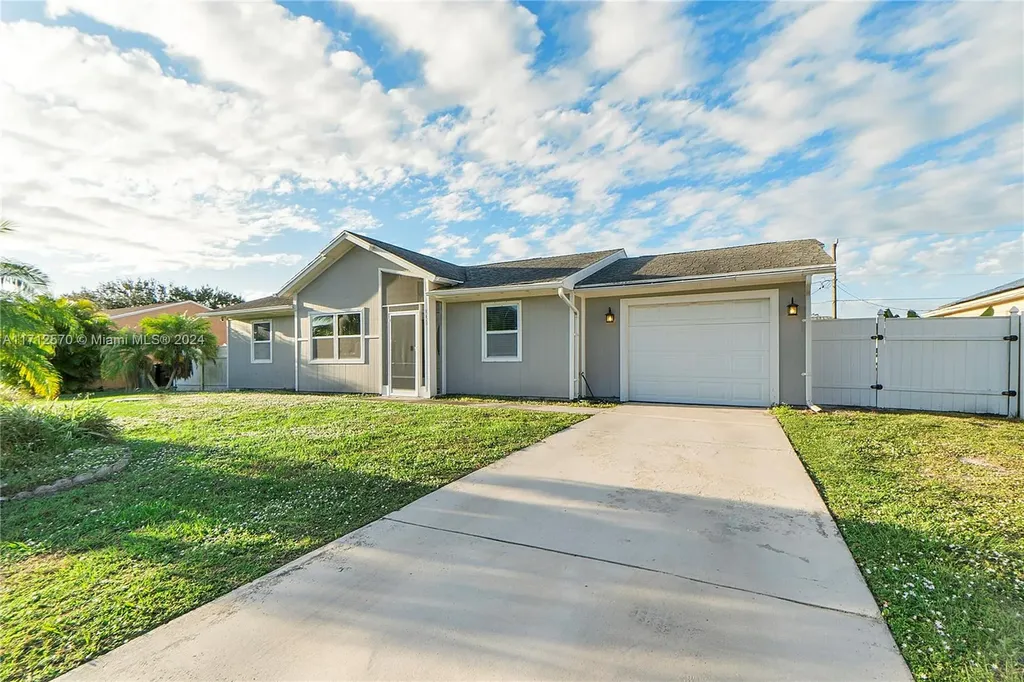 607 SW Sandbar Terrace Port St. Lucie FL 34953