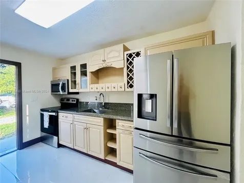 2825 NW 6th Street Pompano Beach FL 33069
