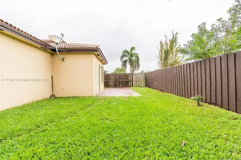10446 SW 227th Terrace Miami FL 33190