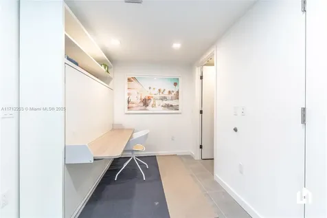 227 NE 2nd Street Miami FL 33132