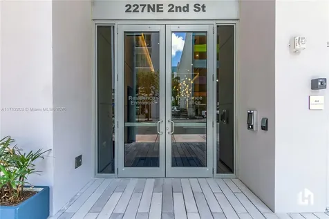 227 NE 2nd Street Miami FL 33132