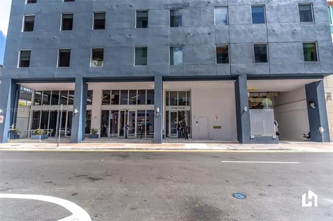 227 NE 2nd Street Miami FL 33132
