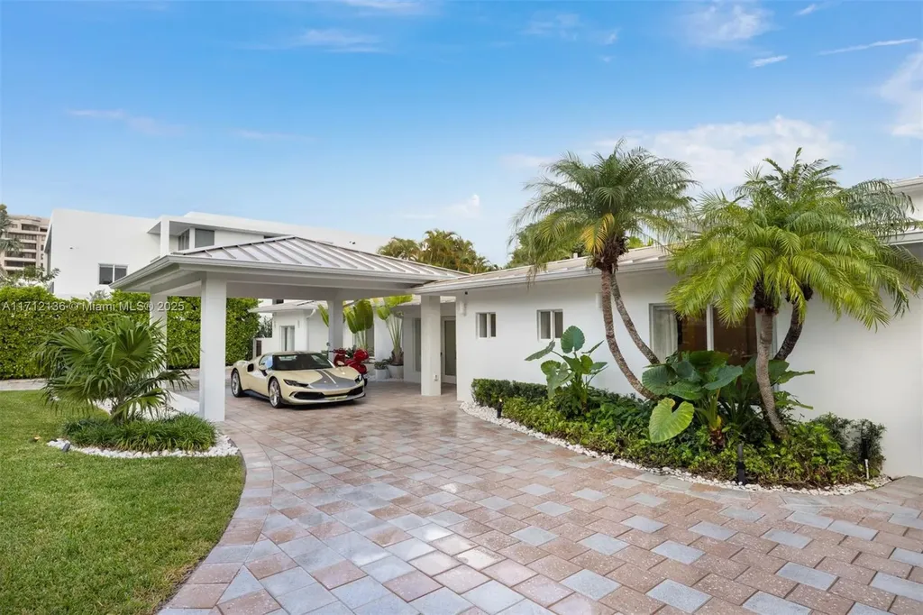 345 Gulf Road Key Biscayne FL 33149