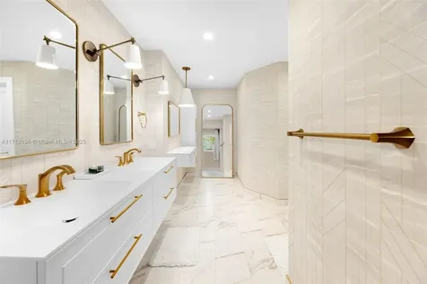 345 Gulf Road Key Biscayne FL 33149