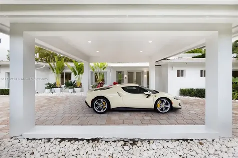 345 Gulf Road Key Biscayne FL 33149