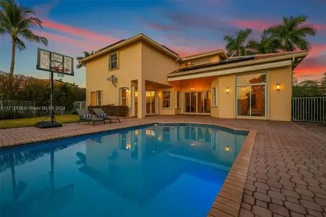 1018 Waterside Circle Weston FL 33327